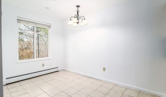 27 Rollingwood Dr 27, Brookfield, CT 06804