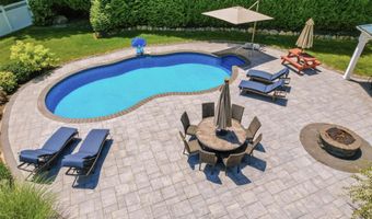 6 Biret Dr, Airmont, NY 10952