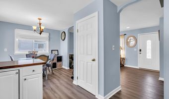1233 Pacific Ave, Beachwood, NJ 08722