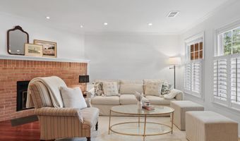 811 GIBBON St, Alexandria, VA 22314