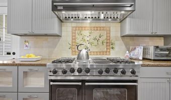 10 Barrington Dr, Bedford, NH 03110