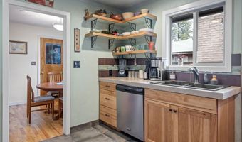 648 NE 9th St, Bend, OR 97701