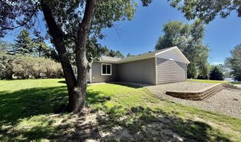 379540 N Shore Dr, Aberdeen, SD 57401