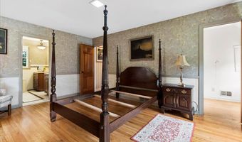 42 Pheasant Ridge Dr, Albany, NY 12211