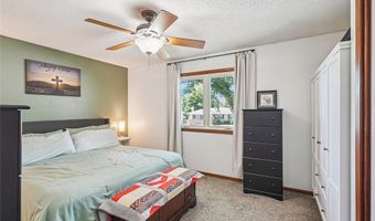 107 10th Ave SW, Altoona, IA 50009