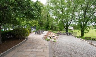 18 Pond Ct B, North Providence, RI 02904