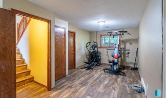 316 W Evergreen Dr, Brandon, SD 57005