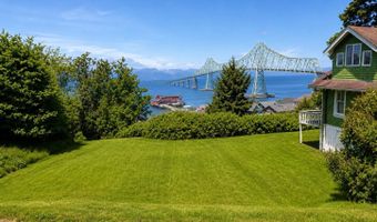 356 FLORAL St, Astoria, OR 97103