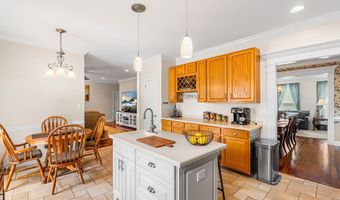 61 Cliffwood Dr, Allentown, NJ 08501