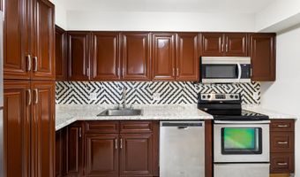 6155 EDSALL Rd B, Alexandria, VA 22304