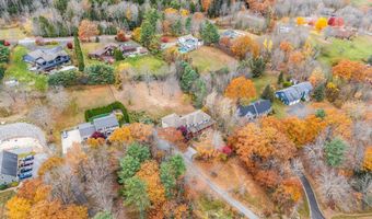 147 Fairway Dr, Auburn, ME 04210