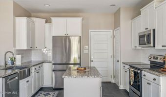 1141 Yellowwood Dr, Aberdeen, NC 28315