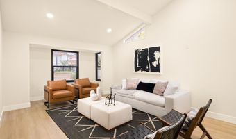 3985 Syme Dr, Carlsbad, CA 92008