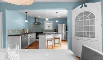 11 Ann St, Newport, RI 02840