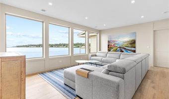 82 Ellery Rd, Newport, RI 02840