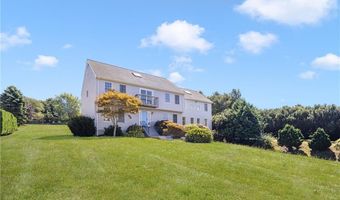 18 JH Dwyer Dr, Middletown, RI 02842