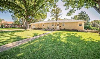111 Moyne Dr, Abilene, KS 67410