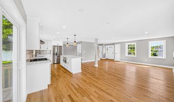 8 Country Ln, Billerica, MA 01821