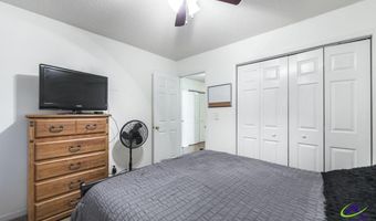 853 Parkview Dr, Macon, GA 31211