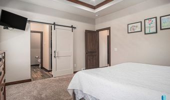 1820 W Thomas Cir, Brandon, SD 57005