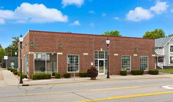 218 S Main St, Almont, MI 48003