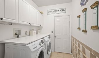 126 Manhattan Ave, Bayville, NJ 08721