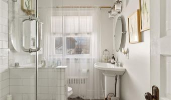 35 Hall Ave, Newport, RI 02840