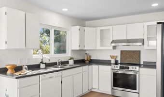 25311 Jesmond Dene Rd, Escondido, CA 92026