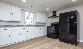 519 State Highway Jj, Aurora, MO 65605