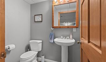 1433 W ROSELAWN Dr, Appleton, WI 54914