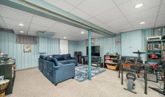 16 Raymond Pl, Cromwell, CT 06416