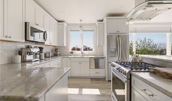 419 Broadway 5, Newport, RI 02840