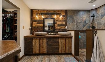 5404 Sioux Rd, Carlsbad, NM 88220