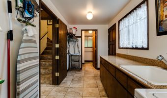 36910 EDGEHILL Rd, Springfield, OR 97478