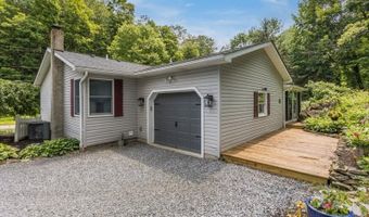130 Lake Iliff Rd, Andover, NJ 07860