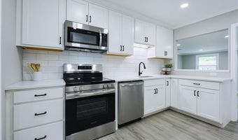 31 Forbes St, East Providence, RI 02915