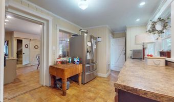 40 N Shore Rd, Absecon, NJ 08201