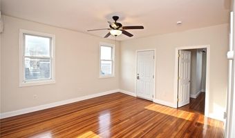 668 Thames St 2, Newport, RI 02840