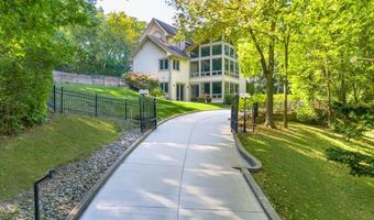 925 N River Rd, Algonquin, IL 60102