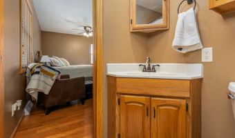 38397 Richmond Heights Dr, Aberdeen, SD 57401