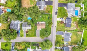 9 Brentwood Ter, Middletown, NJ 07748