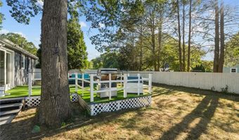 21 Lake Dr, North Kingstown, RI 02852