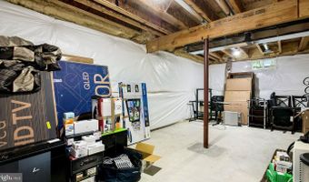 2427 FORT Dr, Alexandria, VA 22303