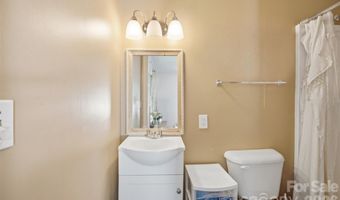 302 Charlotte St, Alexis, NC 28006