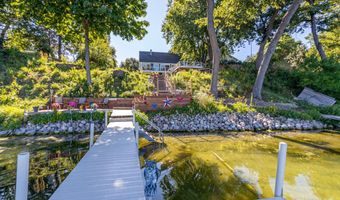 1301 Geneva Dr, Alexandria, MN 56308
