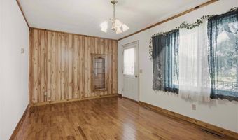 818 N Houston St, Adrian, MO 64720