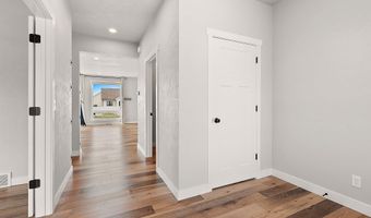 N9239 LAURA Street, Appleton, WI 54915