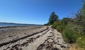 11 Treat St, Belfast, ME 04915