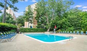 1210 N TAFT St 504, Arlington, VA 22201
