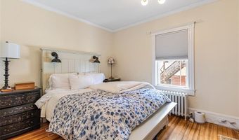 4 Findlay Pl, Newport, RI 02840